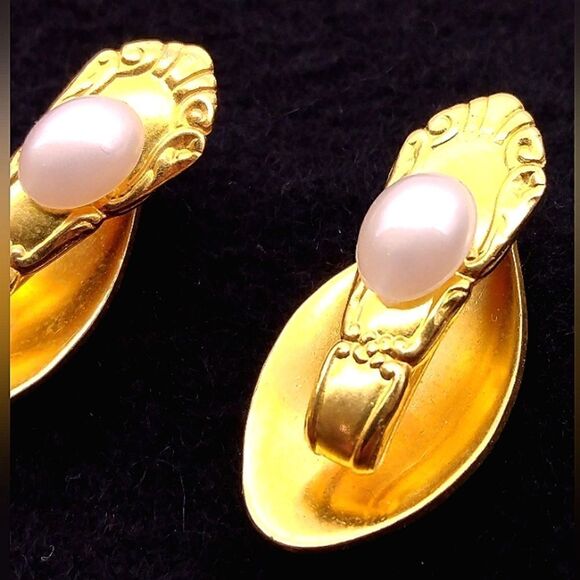 Vintage Gold Tone Spoon  Brooch and Earring Set Jewelry Utensils w/ Pearls - Picture 5 of 13
